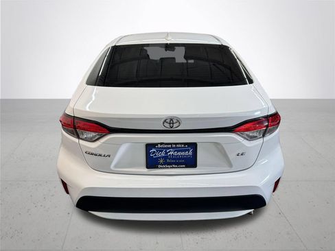 Used 2021 Toyota Corolla LE FWD image 5