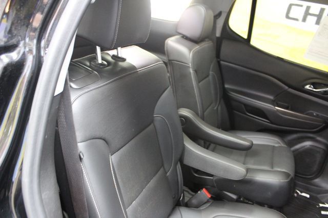 Used 2023 GMC Acadia SLT w/ GMC Pro Grade Package AWD/4WD image 11
