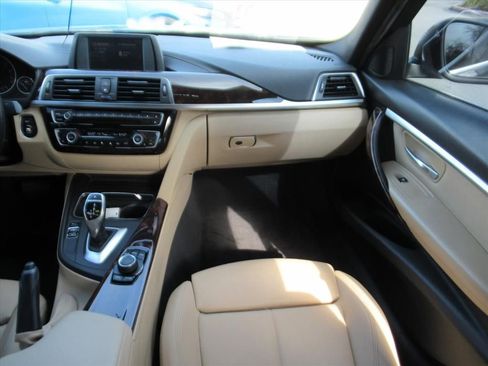 Used 2018 BMW 330i Sedan w/ Convenience Package image 12