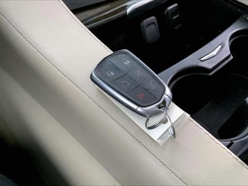 Used 2019 Cadillac Escalade ESV Luxury image 10