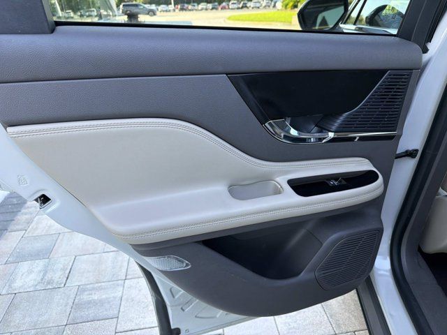 Used 2020 Lincoln Corsair FWD image 16