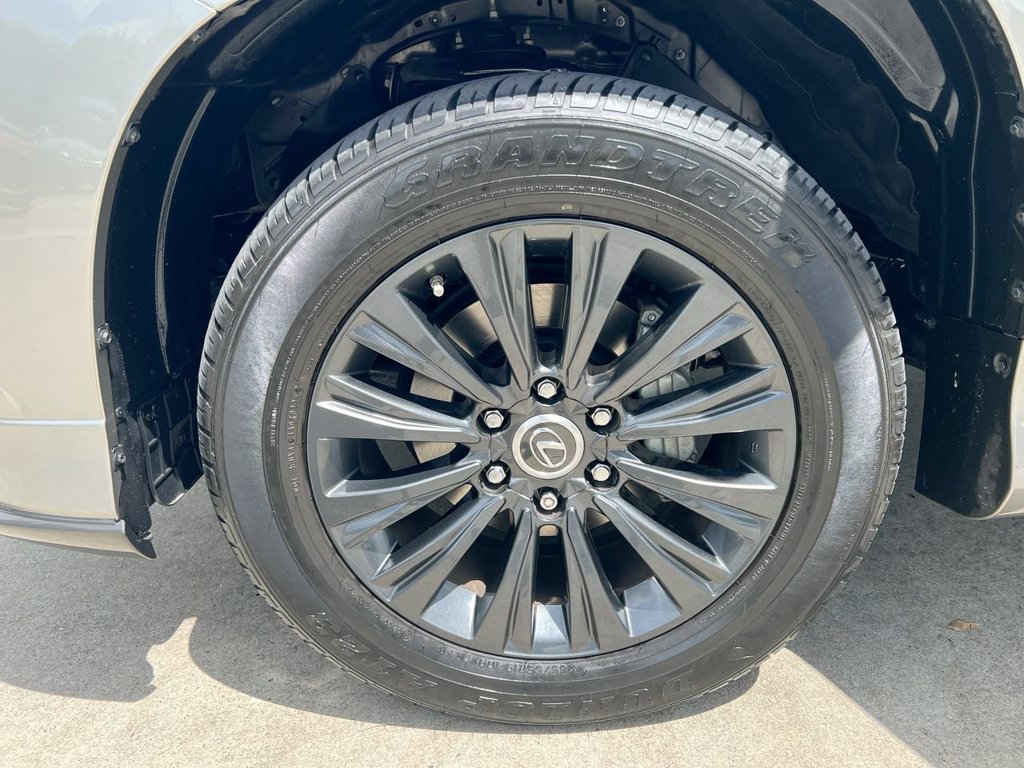 Certified 2023 Lexus GX 460 Premium w/ Accessory Package AWD/4WD image 9