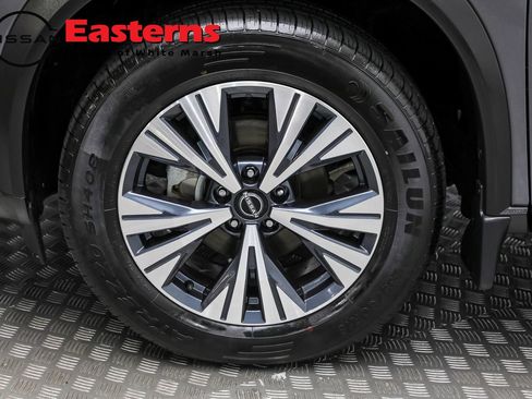 Used 2022 Nissan Rogue SV image 61