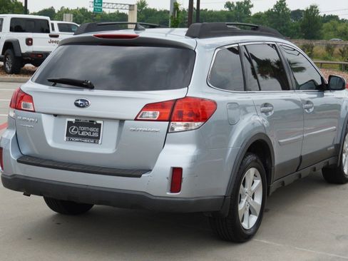 Used 2014 Subaru Outback 2.5i Limited w/ Moonroof Package AWD/4WD image 6