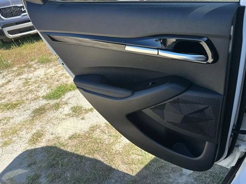 New 2026 Kia Seltos LX FWD image 21