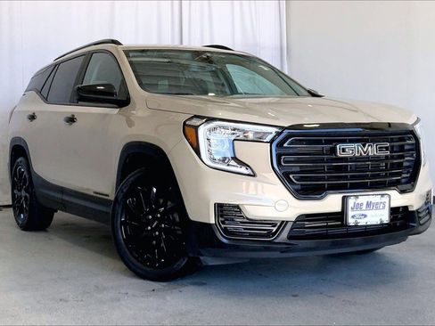 Used 2023 GMC Terrain SLE w/ Driver Convenience Package image 1