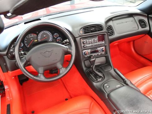 Used 2004 Chevrolet Corvette Convertible w/ Preferred Equipment Group image 25