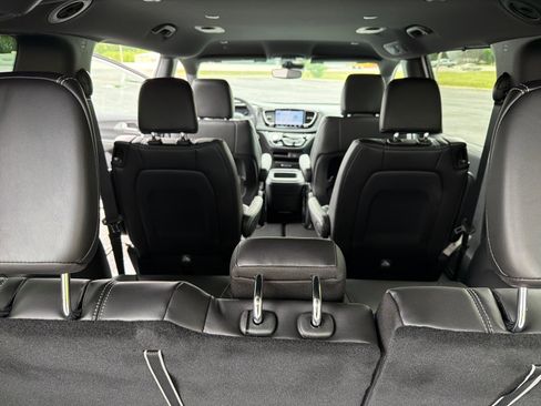 New 2026 Chrysler Pacifica Select w/ S Appearance Package FWD image 18