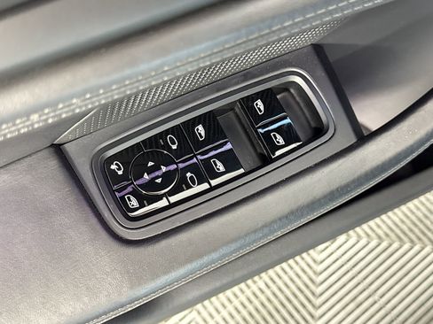 Certified 2021 Porsche Taycan 4S image 13