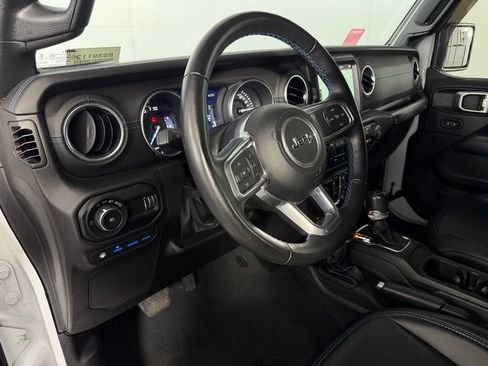 Used 2023 Jeep Wrangler Unlimited Rubicon 4xe w/ Cold Weather Group AWD/4WD image 12