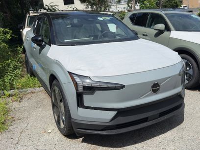 New 2025 Volvo EX30 Plus w/ Protection Package Premier