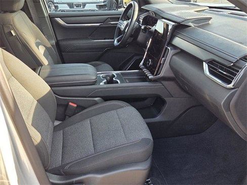 Certified 2025 GMC Acadia Elevation image 17