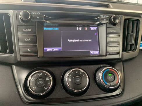 Used 2016 Toyota RAV4 LE image 14