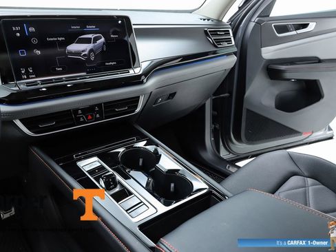 Used 2024 Volkswagen Atlas Peak Edition SEL image 23