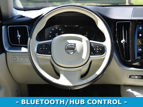 Used 2019 Volvo XC60 T8 Momentum w/ Advanced Package image 11