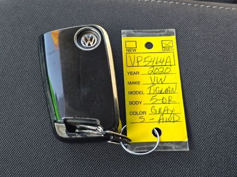 Used 2020 Volkswagen Tiguan S image 30