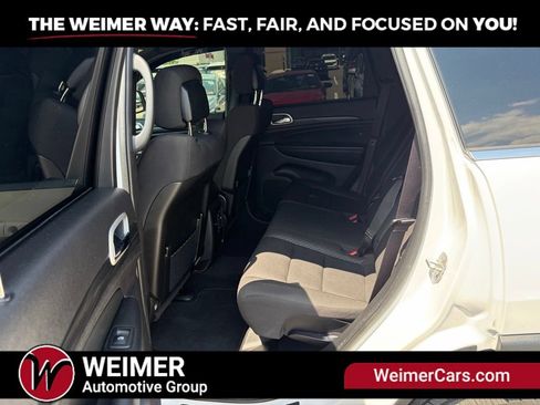 Used 2021 Jeep Grand Cherokee Laredo AWD/4WD image 17