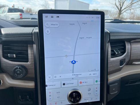 Used 2023 Ford Expedition Max Limited image 16