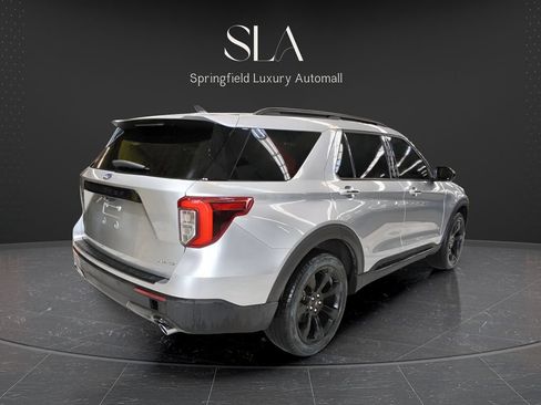 Used 2023 Ford Explorer ST-Line AWD/4WD image 7