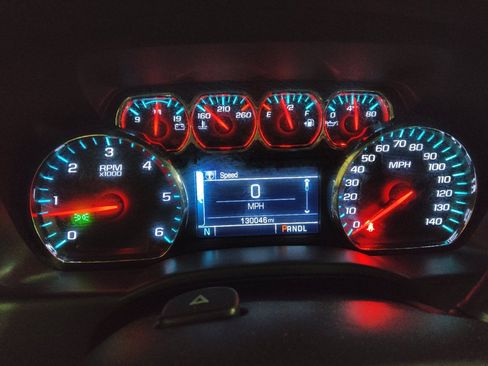 Used 2018 Chevrolet Silverado 1500 LT AWD/4WD image 23