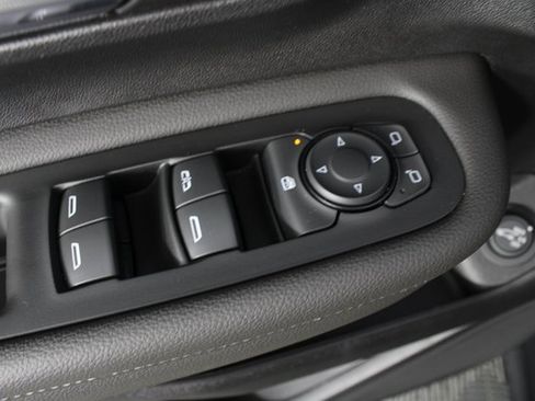 Used 2023 GMC Terrain SLE w/ Driver Convenience Package image 15