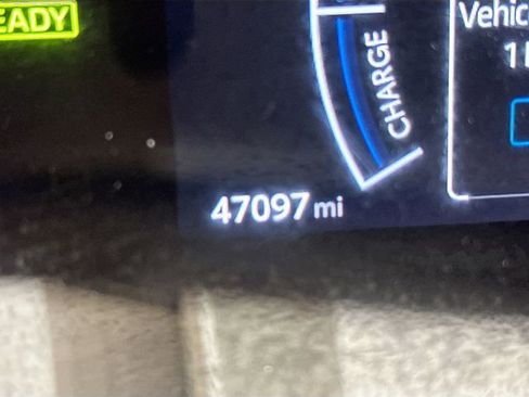 Used 2025 Toyota Camry LE FWD image 15
