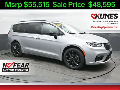 New 2026 Chrysler Pacifica Select w/ S Appearance Package