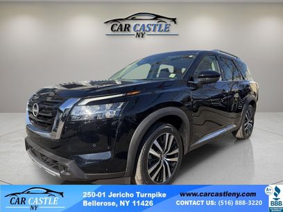 Used 2023 Nissan Pathfinder Platinum w/ Cargo Package