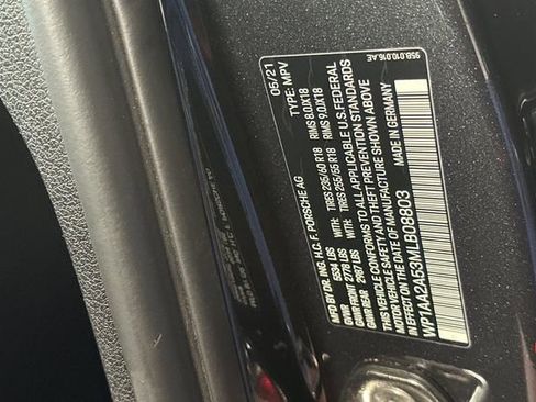 Used 2021 Porsche Macan image 39