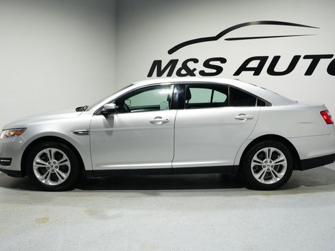 Used 2018 Ford Taurus SEL image 5