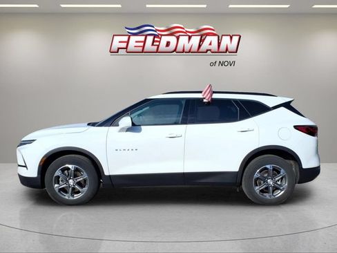 Used 2024 Chevrolet Blazer LT w/ Convenience Package FWD image 2
