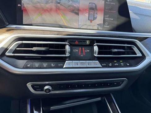 Used 2020 BMW X7 xDrive40i w/ Premium Package AWD/4WD image 35