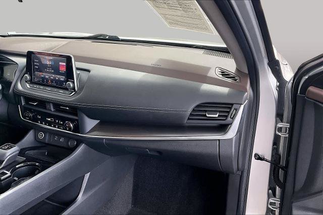 Certified 2023 Nissan Rogue SV FWD image 18