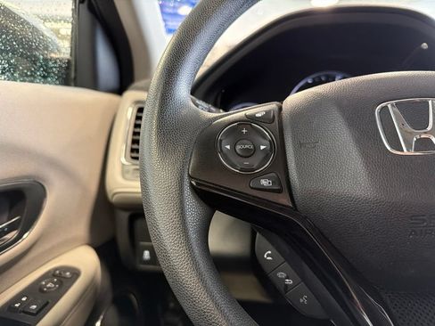 Used 2018 Honda HR-V EX image 11
