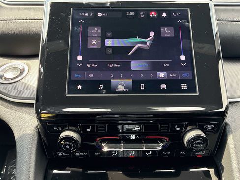 Used 2025 Jeep Grand Cherokee Laredo X w/ Luxury Tech Group I AWD/4WD image 17