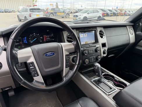 Used 2017 Ford Expedition Limited w/ Equipment Group 301A AWD/4WD image 5