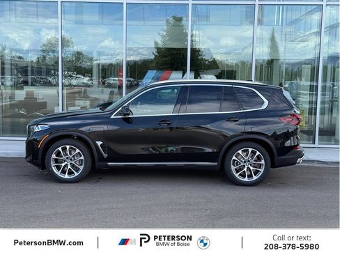 New 2026 BMW X5 xDrive50e w/ Premium Package AWD/4WD image 2