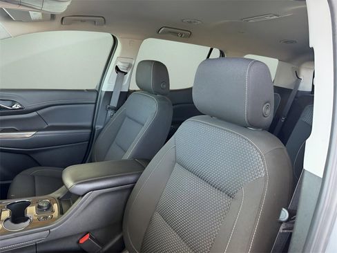 Used 2023 GMC Acadia SLE w/ Driver Convenience Package image 14