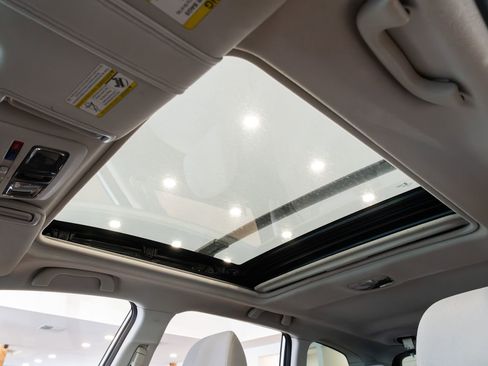 Used 2017 Subaru Forester 2.5i Premium w/ All-Weather Package image 15