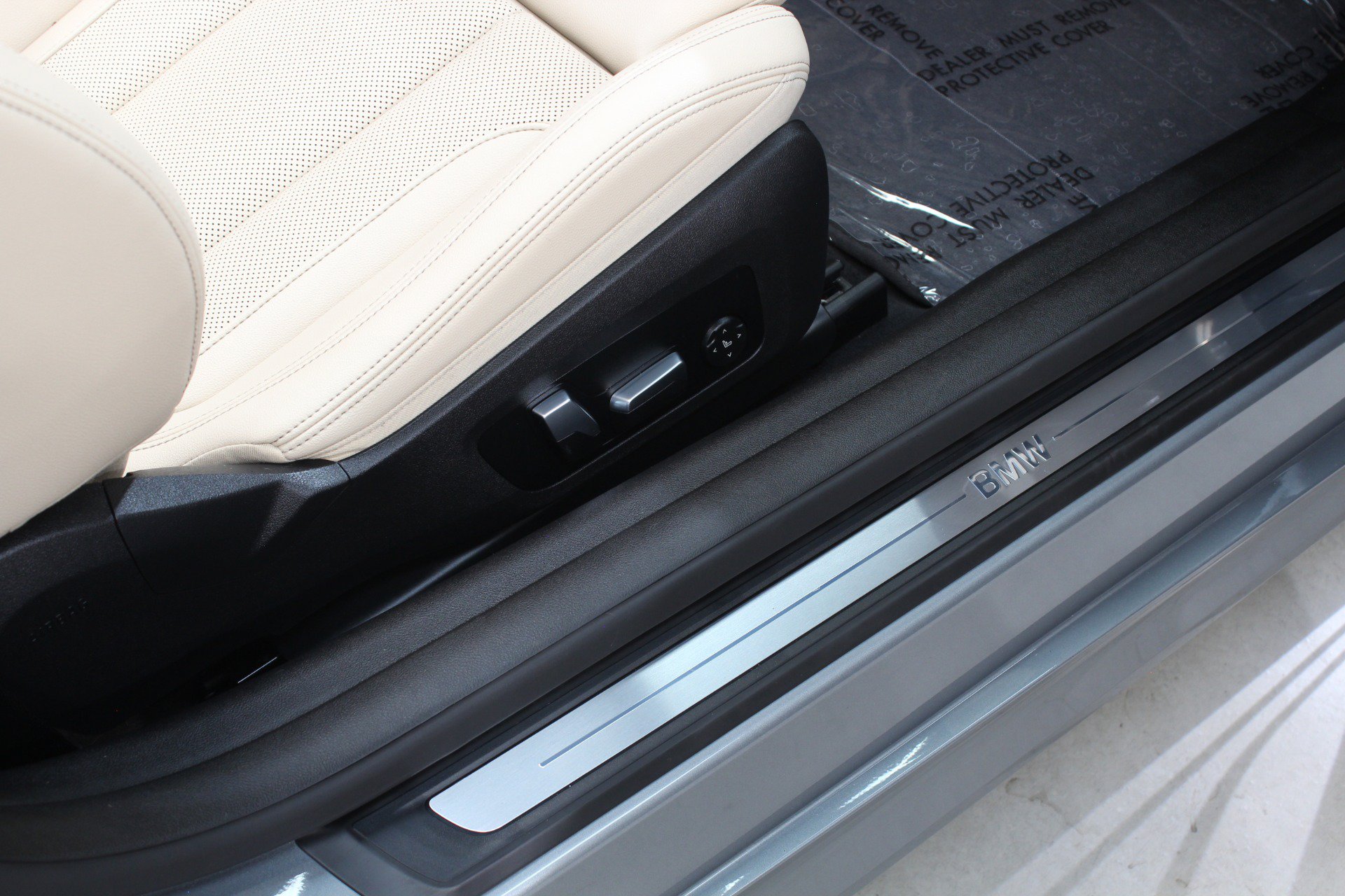 Used 2024 BMW 430i Convertible w/ Premium Package RWD image 42