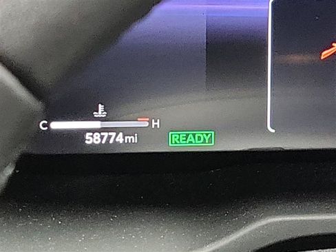 Used 2023 Toyota RAV4 XSE AWD/4WD image 13