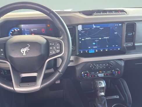 Used 2023 Ford Bronco Wildtrak AWD/4WD image 25