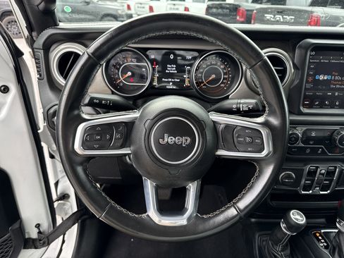 Used 2021 Jeep Gladiator Overland image 26