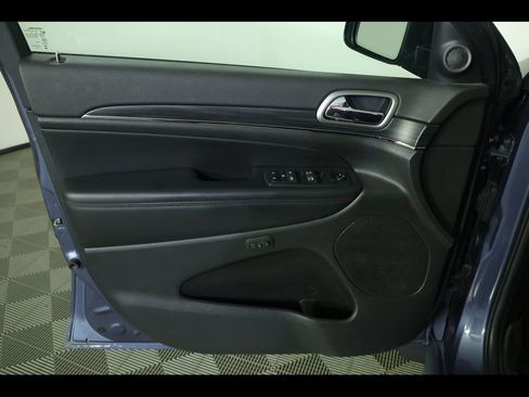 Used 2020 Jeep Grand Cherokee Limited X image 22