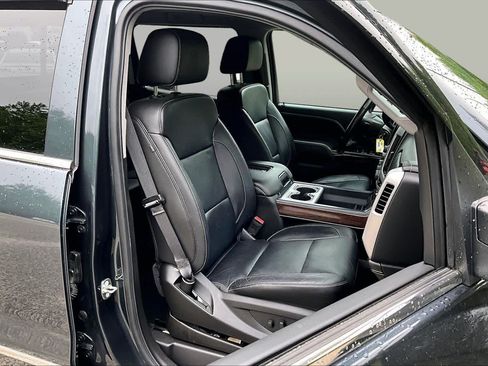 Used 2018 GMC Sierra 1500 SLT w/ SLT Preferred Package AWD/4WD image 8