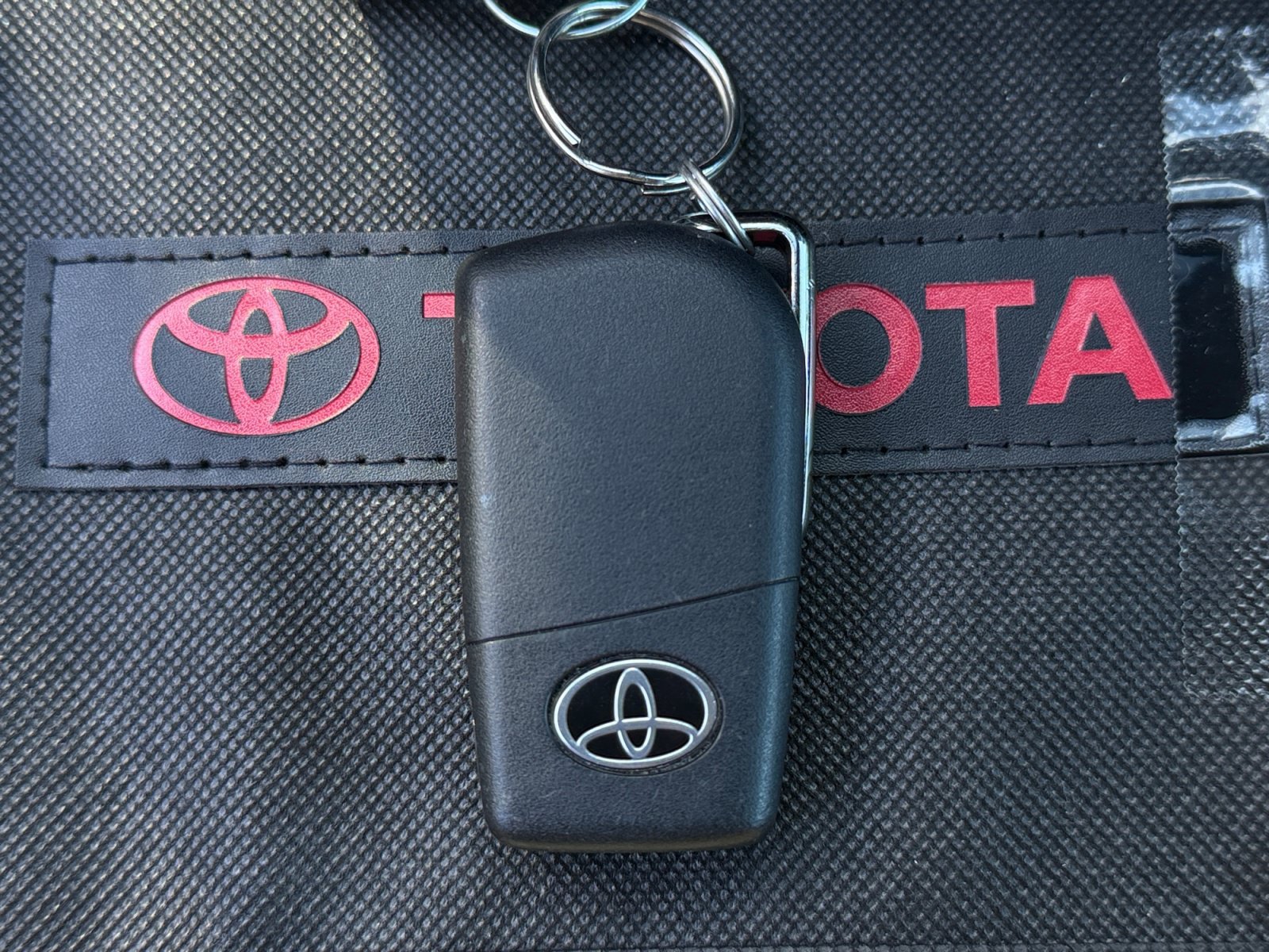 Used 2026 Toyota Corolla LE FWD image 45