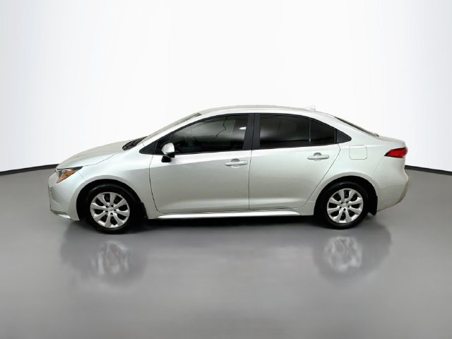 Used 2026 Toyota Corolla LE FWD image 4