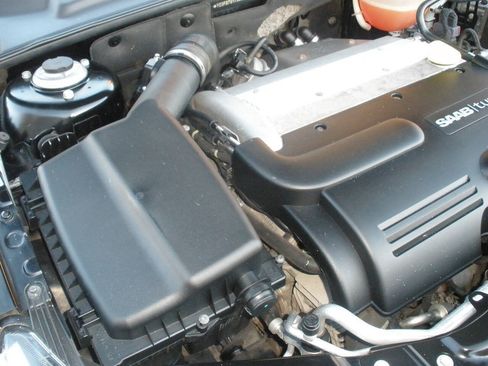 Used 2009 Saab 9-3 2.0T w/ Cold Weather Package FWD image 16