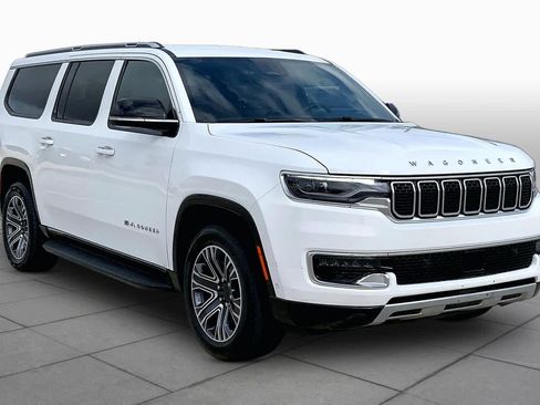Used 2024 Jeep Wagoneer L Series II w/ Flexible Seating Group RWD image 3