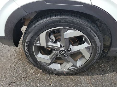 Used 2025 Hyundai Venue SEL FWD image 7